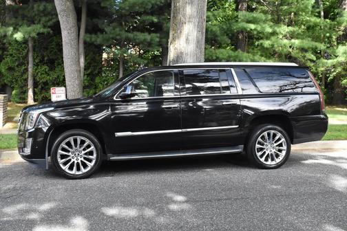 2018 Cadillac Escalade ESV Luxury