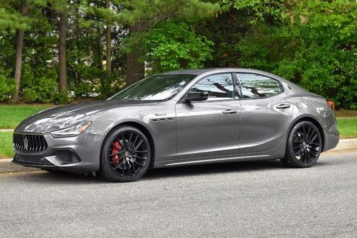 Grey 2022 Maserati Ghibli Modena Q4