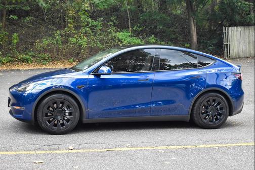 2022 Tesla Model Y Long Range Dual Motor All-Wheel Drive