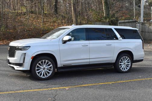 2023 Cadillac Escalade ESV Luxury