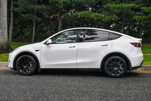 2022 Tesla Model Y Long Range Dual Motor All-Wheel Drive