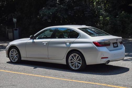 2024 BMW 330 i xDrive
