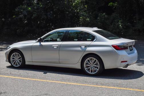 2024 BMW 330 i xDrive