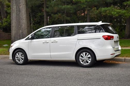 Clear White 2018 Kia Sedona L