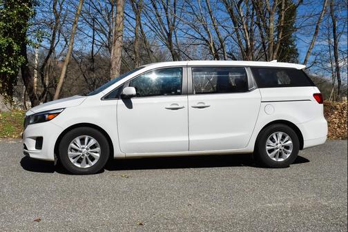 2018 Kia Sedona L