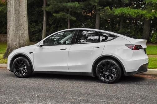 2022 Tesla Model Y Long Range Dual Motor All-Wheel Drive
