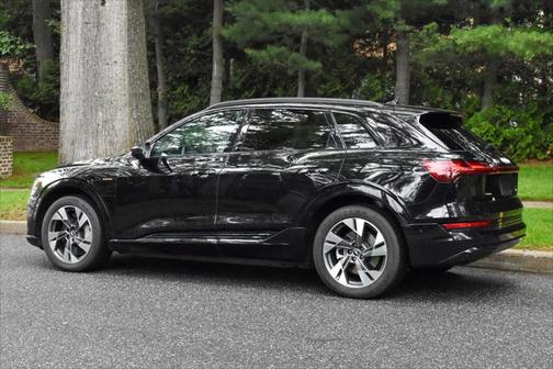 2021 Audi e-tron Premium