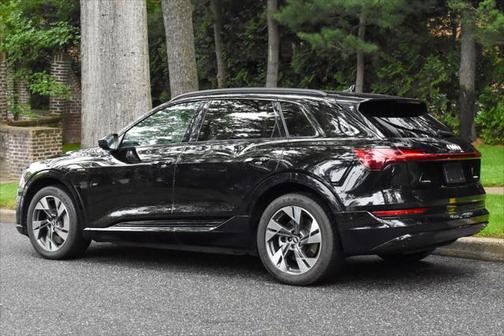 2021 Audi e-tron Premium