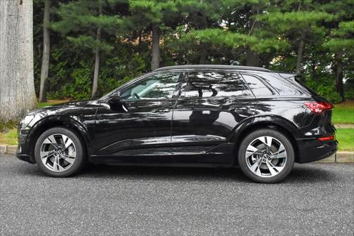 2021 Audi e-tron Premium