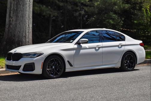 White 2022 BMW 530 i xDrive