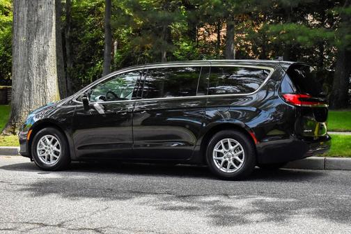 Black 2024 Chrysler Pacifica Touring L