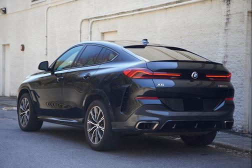 Black Sapphire Metallic 2021 BMW X6 M50i