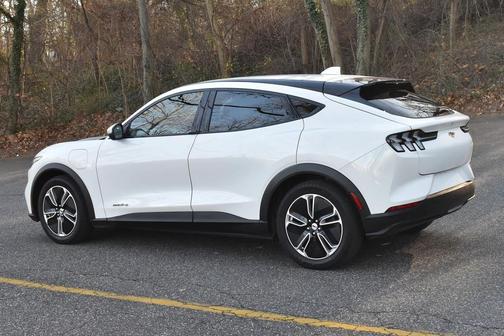 2022 Ford Mustang Mach-E Select