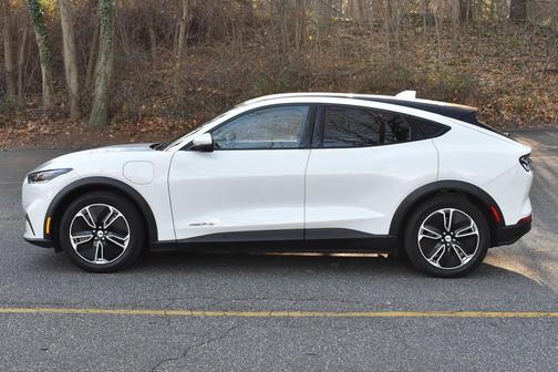 2022 Ford Mustang Mach-E Select