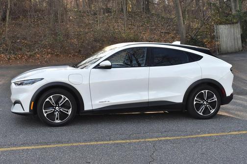 2022 Ford Mustang Mach-E Select