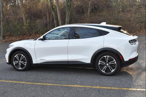 2022 Ford Mustang Mach-E Select
