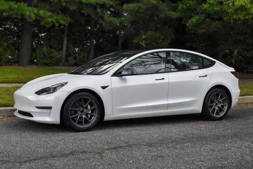 Pearl White Multi-Coat 2023 Tesla Model 3 Rear-Wheel Drive