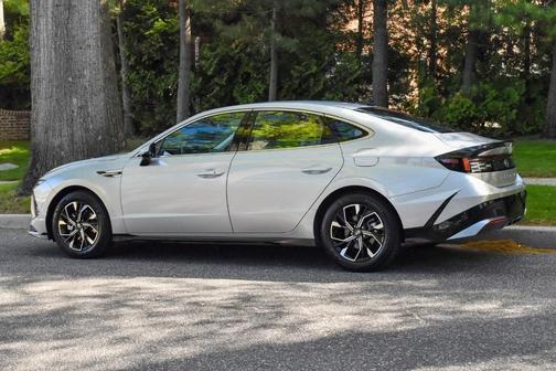 Aero Silver 2025 Hyundai SONATA SEL