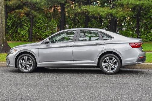 Pyrite Silver Metallic 2024 Volkswagen Jetta 1.5T SE
