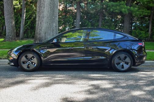 Solid Black 2022 Tesla Model 3 Standard Range