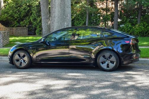 Solid Black 2022 Tesla Model 3 Standard Range