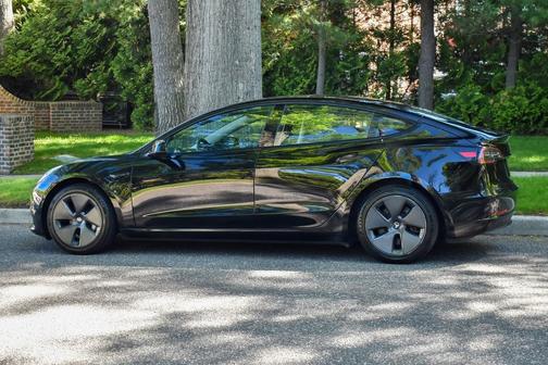 Solid Black 2022 Tesla Model 3 Standard Range