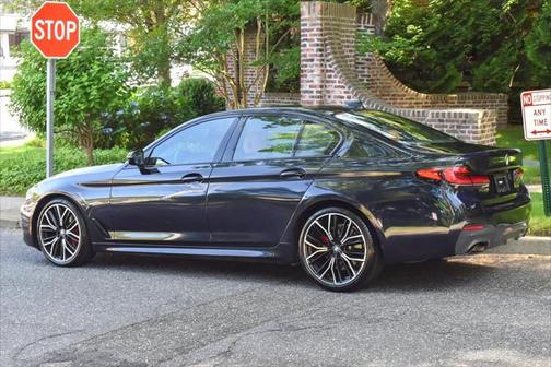 2022 BMW 530 i