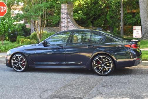 2022 BMW 530 i