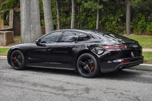 2019 Porsche Panamera 4