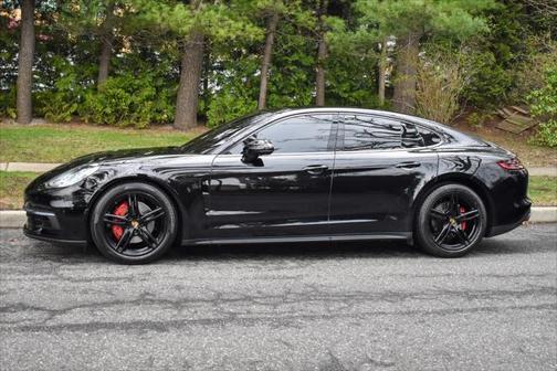 2019 Porsche Panamera 4