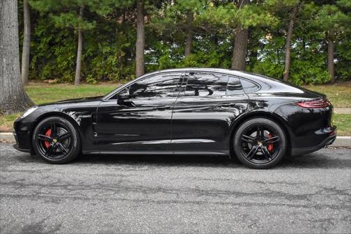 2019 Porsche Panamera 4