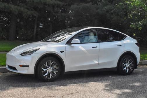 2022 Tesla Model Y Long Range Dual Motor All-Wheel Drive