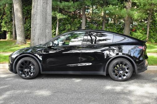 2022 Tesla Model Y Long Range Dual Motor All-Wheel Drive
