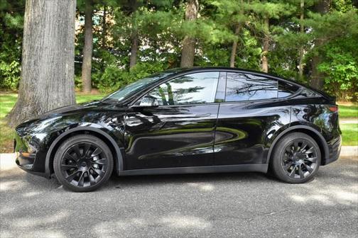 2022 Tesla Model Y Long Range Dual Motor All-Wheel Drive