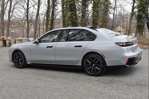 Grey 2023 BMW i7 xDrive60