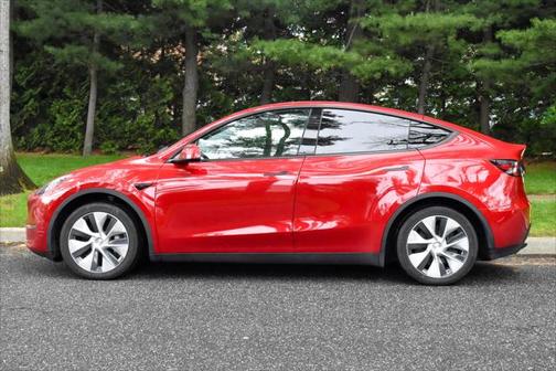 2022 Tesla Model Y Long Range Dual Motor All-Wheel Drive