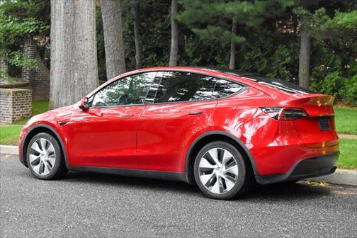 2022 Tesla Model Y Long Range Dual Motor All-Wheel Drive