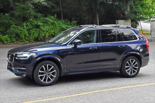 2017 Volvo XC90 T6 Momentum