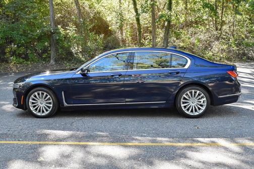 2021 BMW 740 xDrive