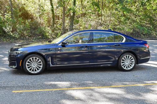 2021 BMW 740 xDrive