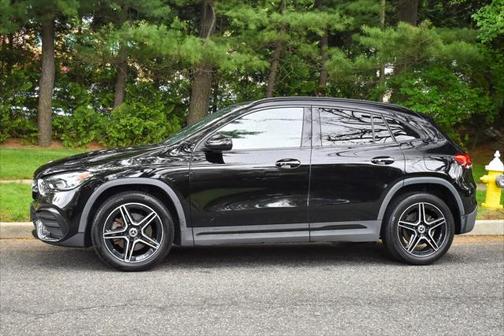 2021 Mercedes-Benz GLA 250 Base 4MATIC