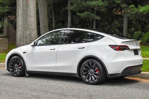 2022 Tesla Model Y Performance Dual Motor All-Wheel Drive