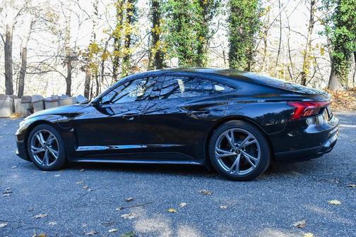 2023 Audi e-tron GT Premium Plus quattro