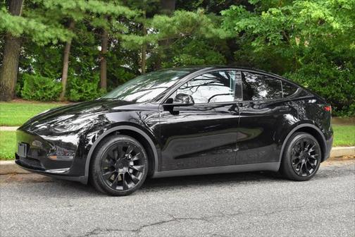2022 Tesla Model Y Long Range Dual Motor All-Wheel Drive