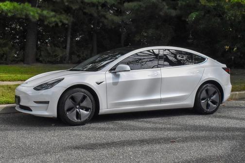 2020 Tesla Model 3 Standard Range Plus