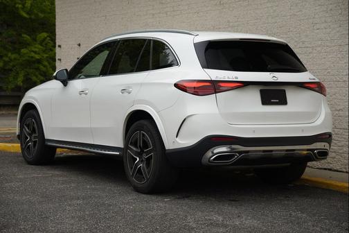 White 2023 Mercedes-Benz GLC 300 4MATIC