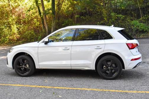2023 Audi Q5 40 Premium Plus