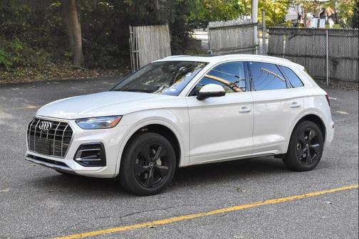 2023 Audi Q5 40 Premium Plus