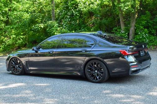 2022 BMW 750 i xDrive