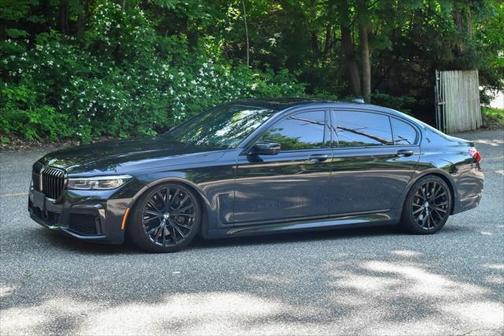 2022 BMW 750 i xDrive